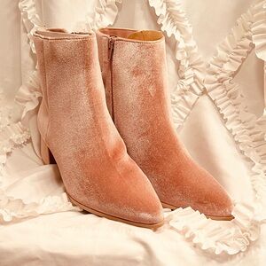 Elegant Velvet Ankle Boots - Pink